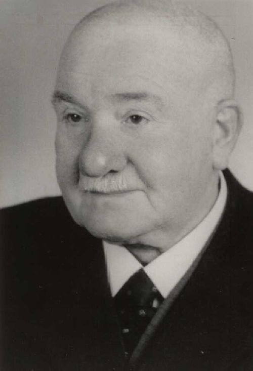 1926 - 1927 Theodor Schroder
